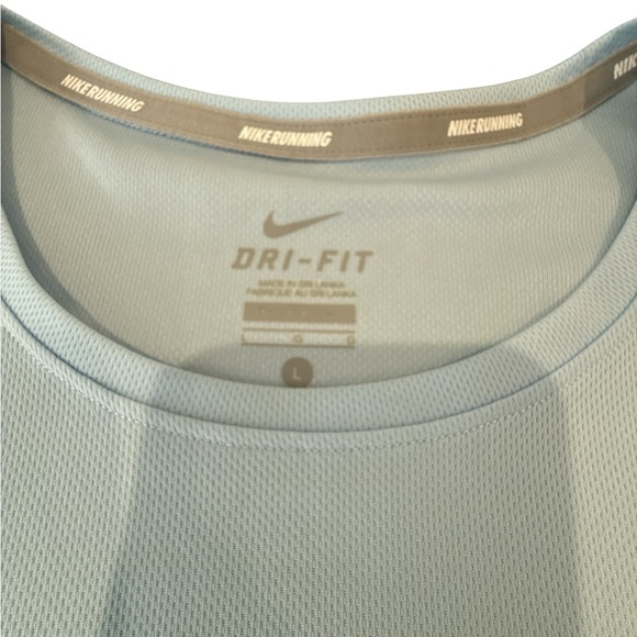 Nike Women’s Dri-FIT Light Blue Short Sleeve Tee, EUC, Size-L, Color-Light Blue - Picture 6 of 6